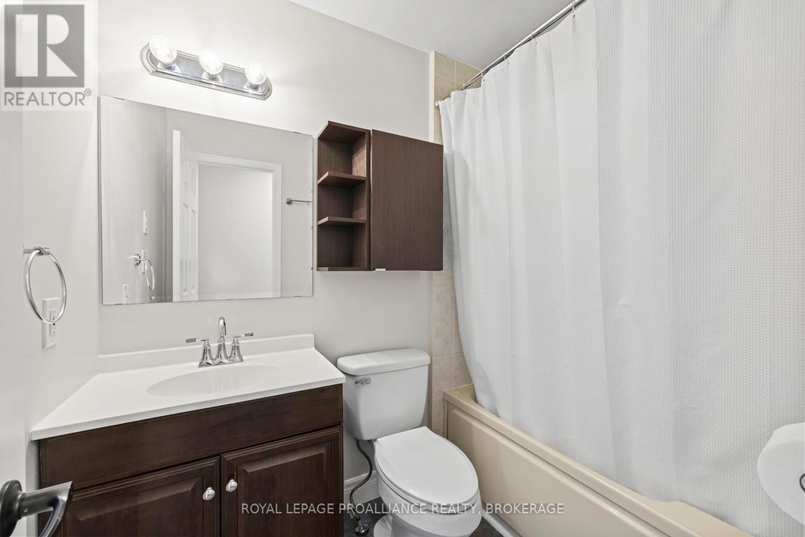 472 Freeman Crescent, Kingston (Kingston East (Incl Barret Crt)), Ontario  K7K 7C9 - Photo 20 - X12471255