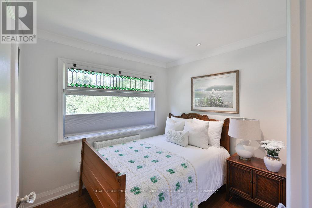 1088 Cherriebell Road, Mississauga, Ontario  L5E 2R3 - Photo 17 - W12462648