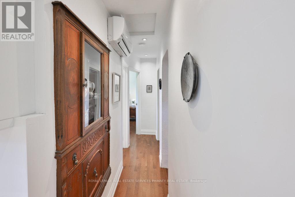 1088 Cherriebell Road, Mississauga, Ontario  L5E 2R3 - Photo 15 - W12462648