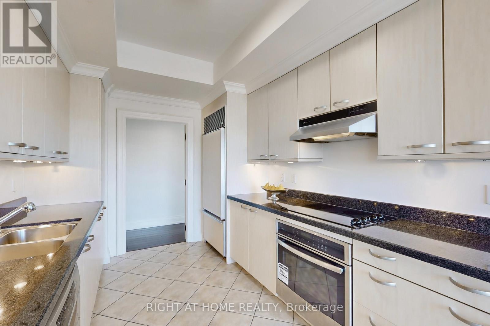 1201 - 38 Avenue Road, Toronto, Ontario  M5R 2G2 - Photo 17 - C12471150