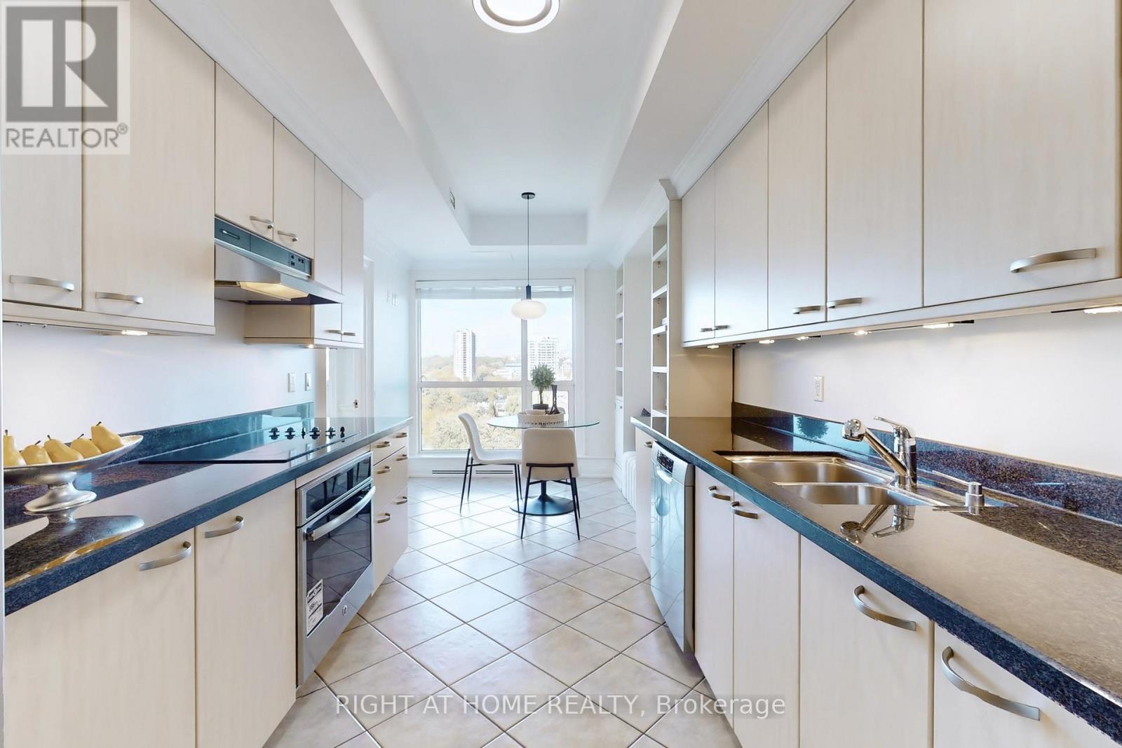1201 - 38 Avenue Road, Toronto, Ontario  M5R 2G2 - Photo 19 - C12471150