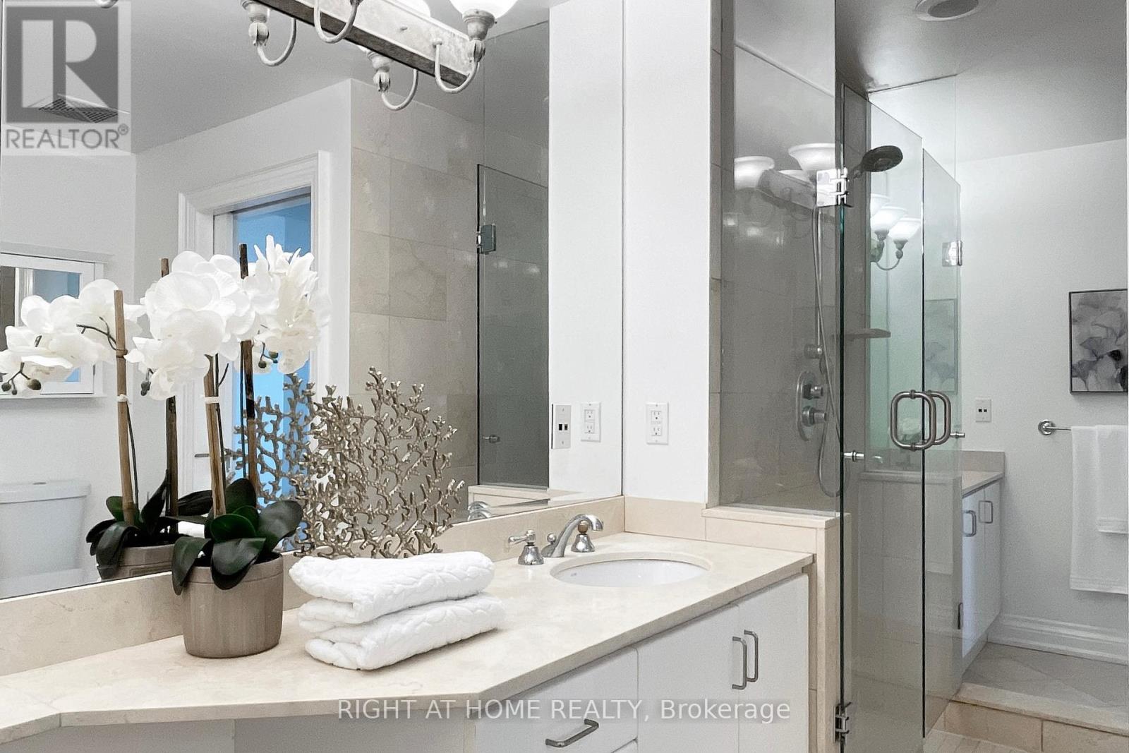 1201 - 38 Avenue Road, Toronto, Ontario  M5R 2G2 - Photo 32 - C12471150