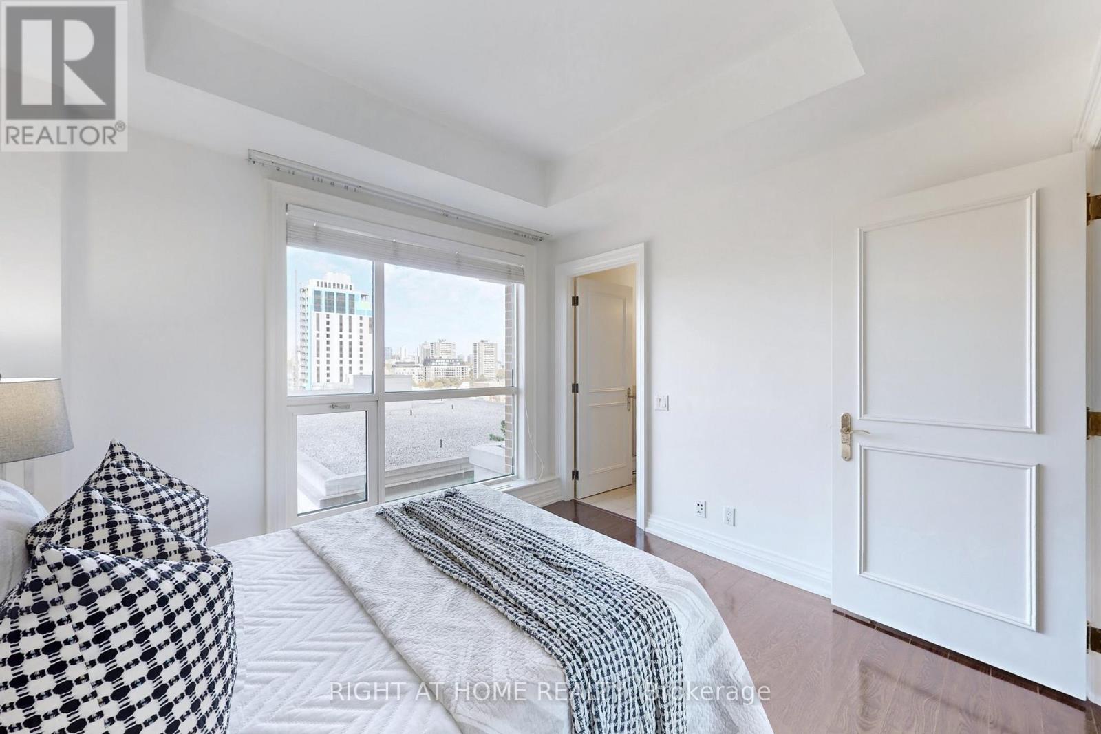 1201 - 38 Avenue Road, Toronto, Ontario  M5R 2G2 - Photo 37 - C12471150