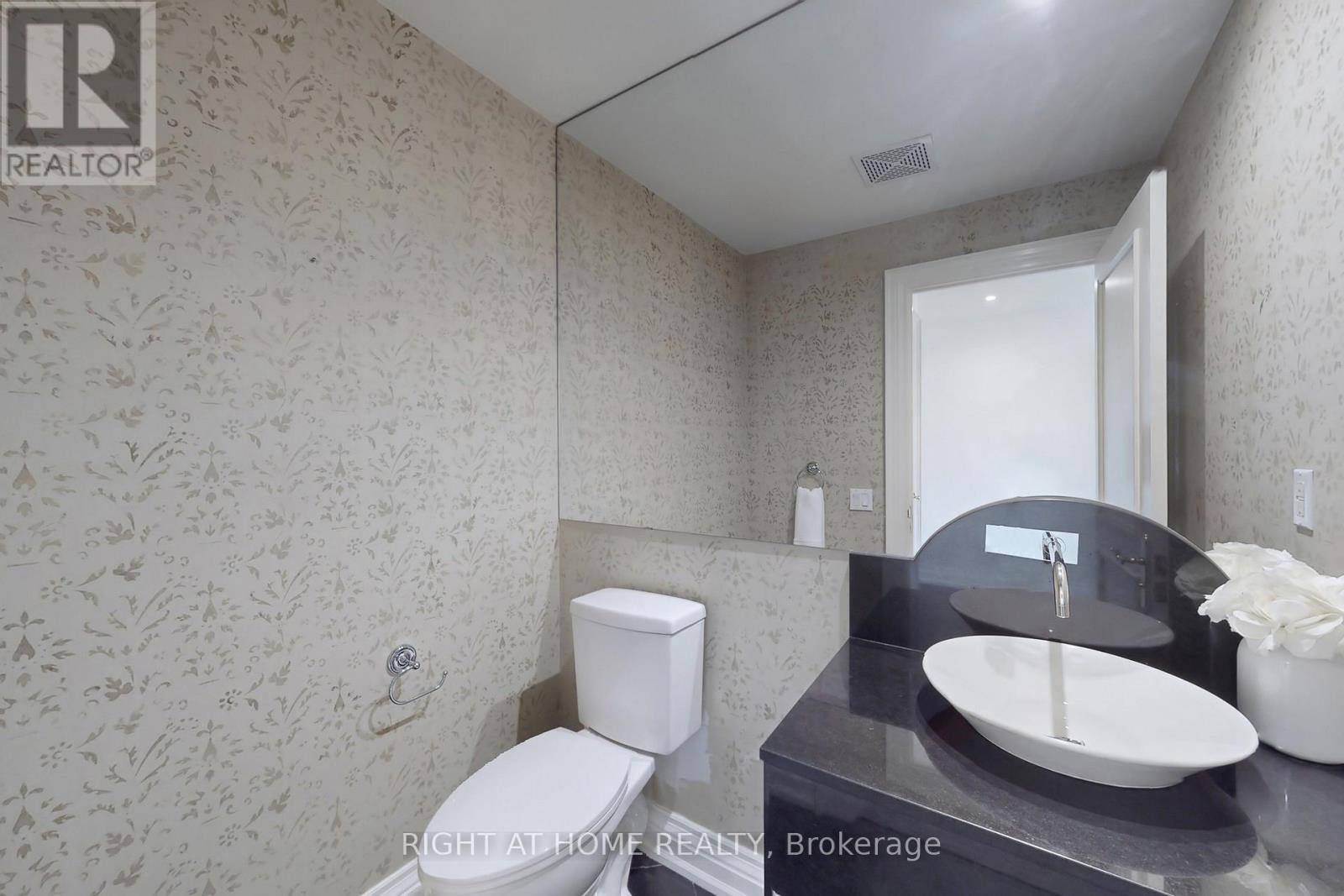 1201 - 38 Avenue Road, Toronto, Ontario  M5R 2G2 - Photo 39 - C12471150