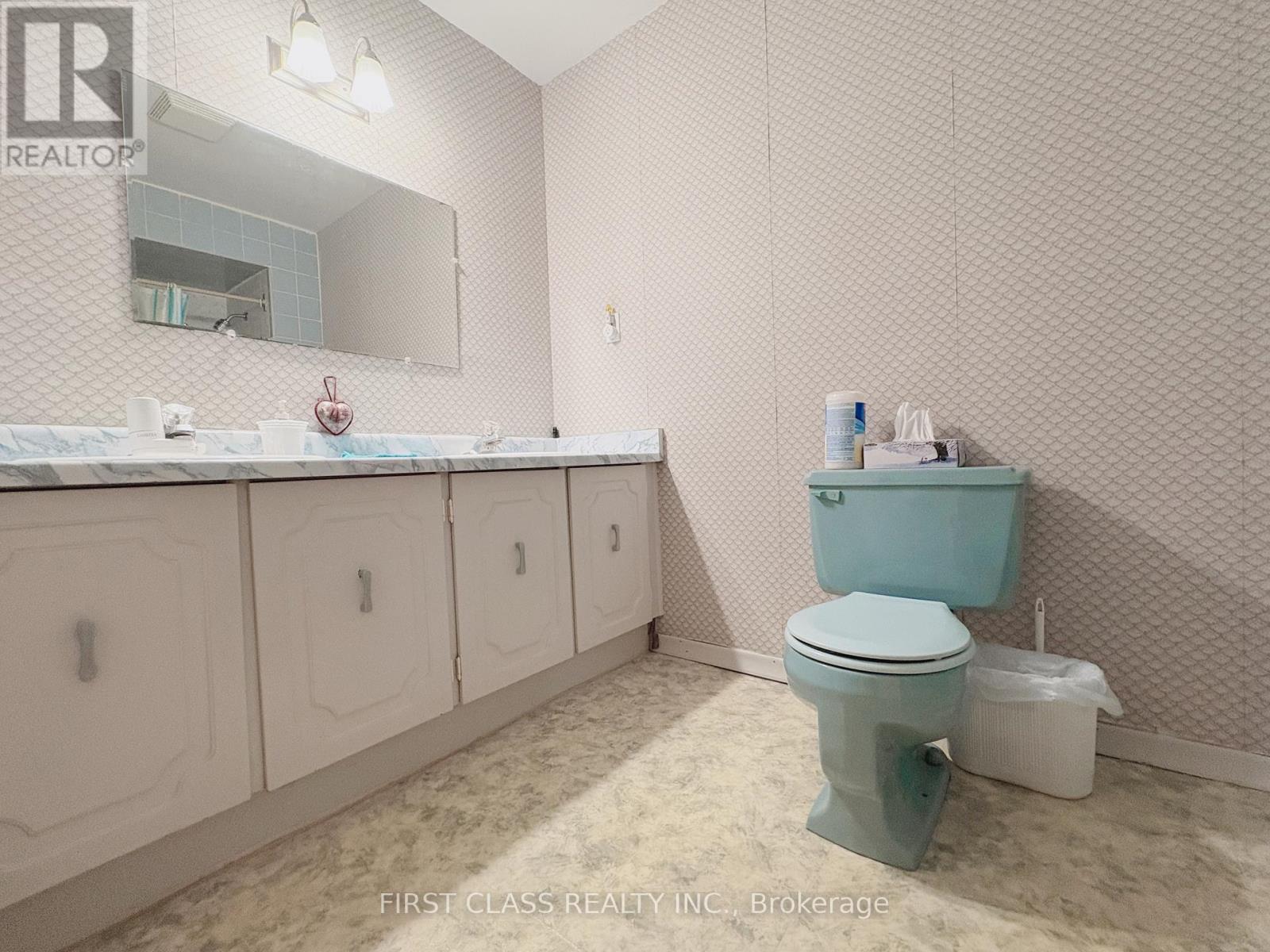 81 Clancy Drive, Toronto, Ontario  M2J 2V7 - Photo 15 - C12471170