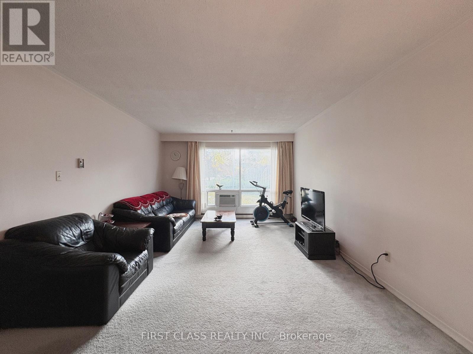 81 Clancy Drive, Toronto, Ontario  M2J 2V7 - Photo 2 - C12471170