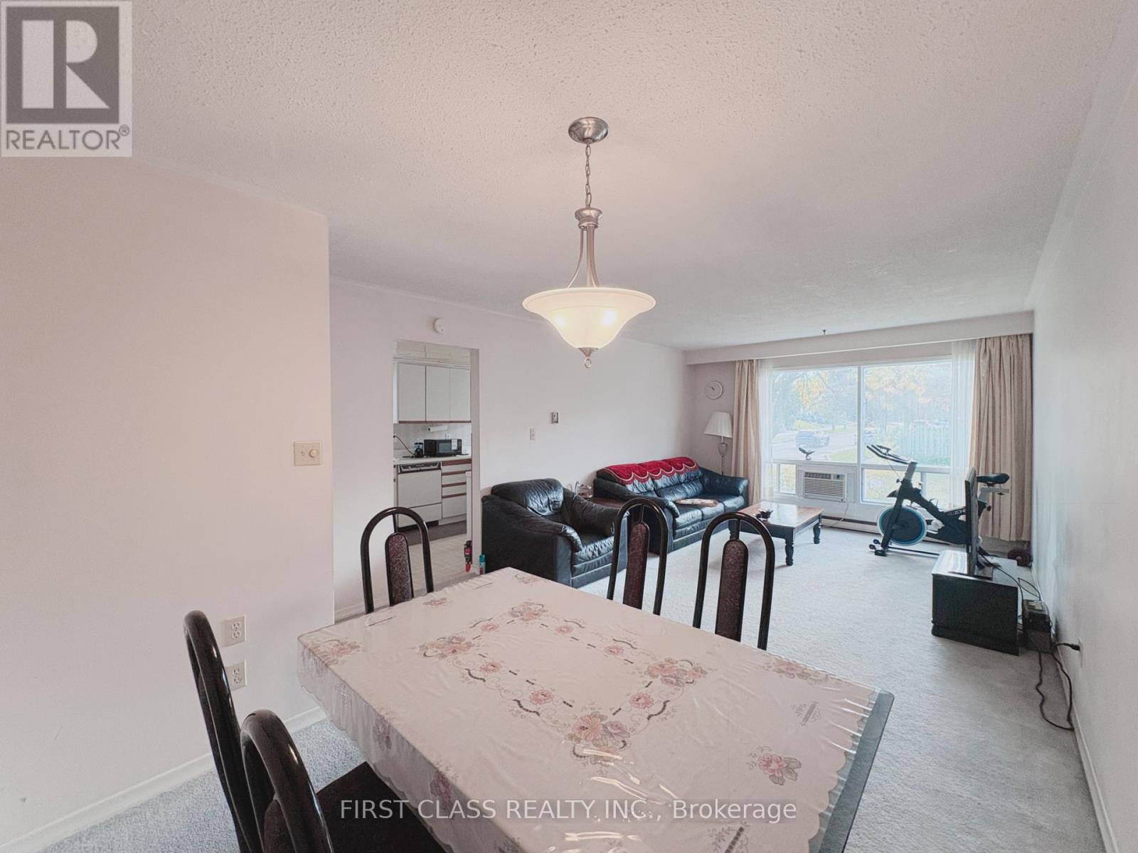 81 Clancy Drive, Toronto, Ontario  M2J 2V7 - Photo 5 - C12471170