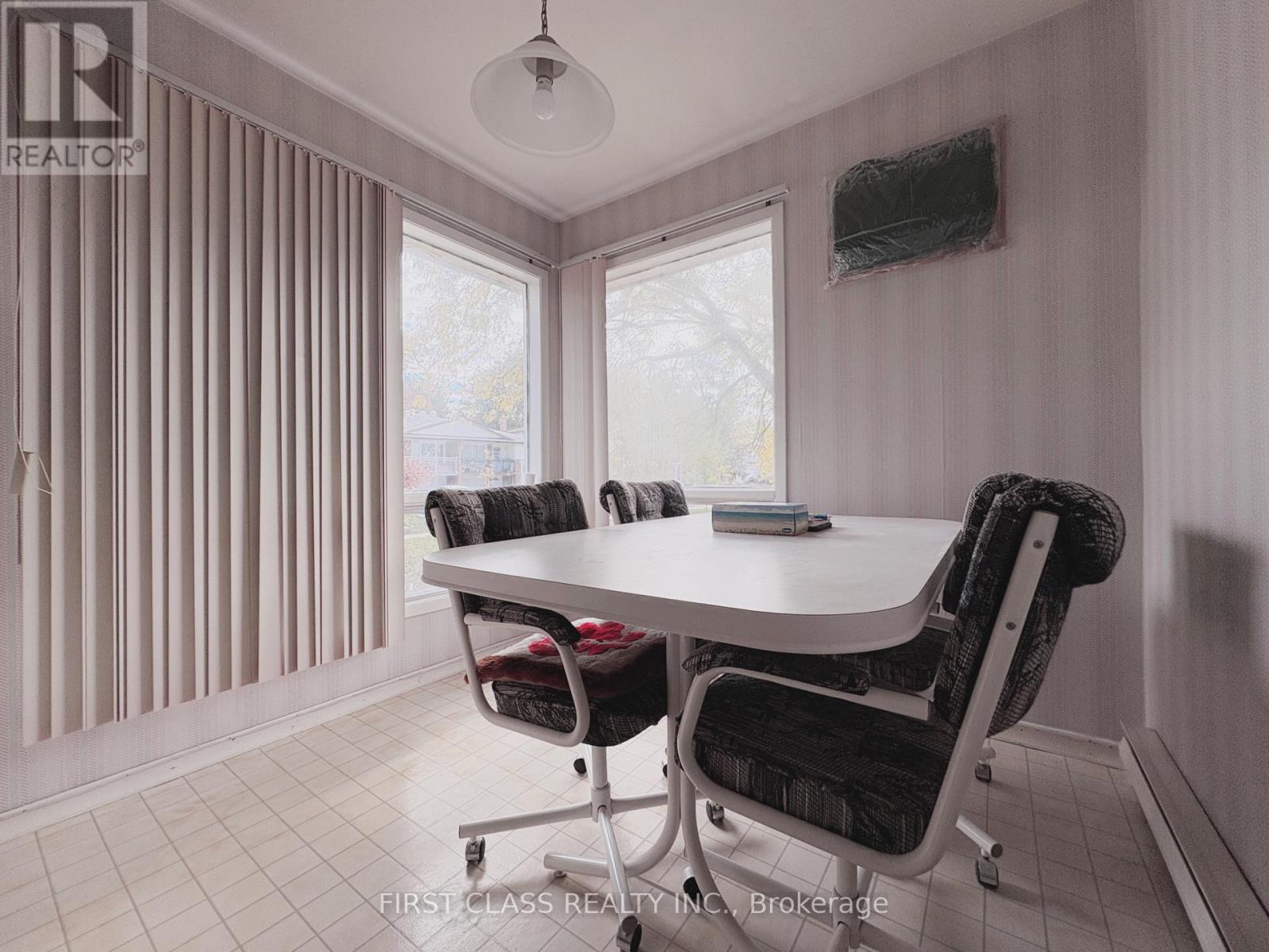 81 Clancy Drive, Toronto, Ontario  M2J 2V7 - Photo 7 - C12471170