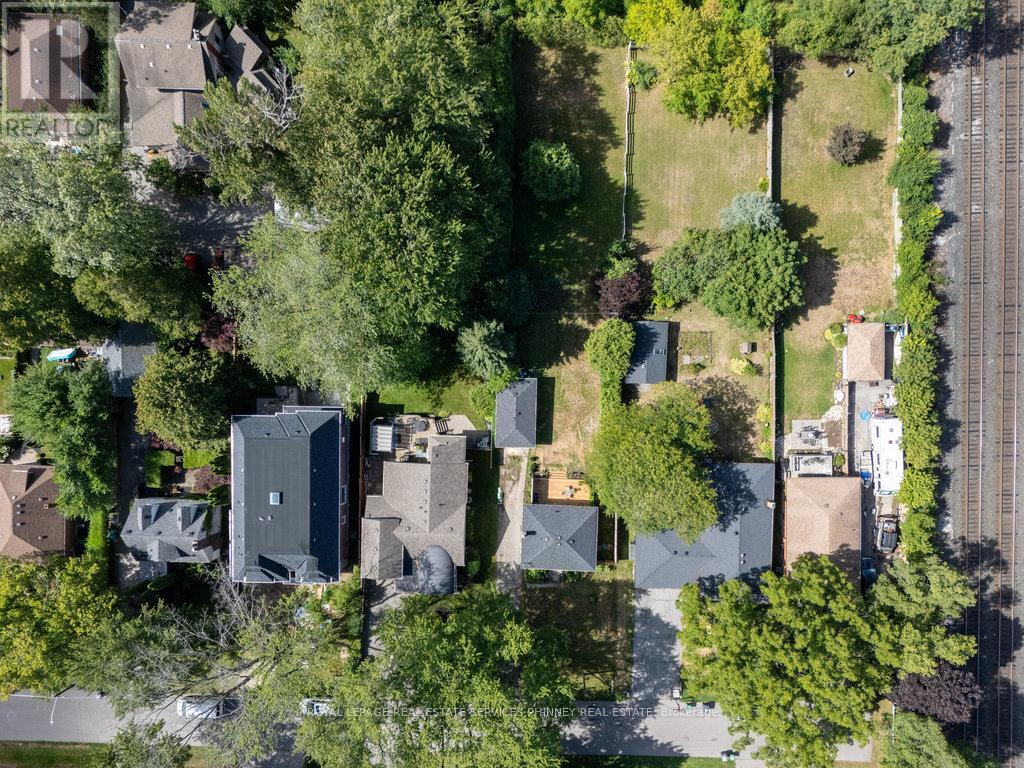 1088 Cherriebell Road, Mississauga, Ontario  L5E 2R3 - Photo 2 - W12462648