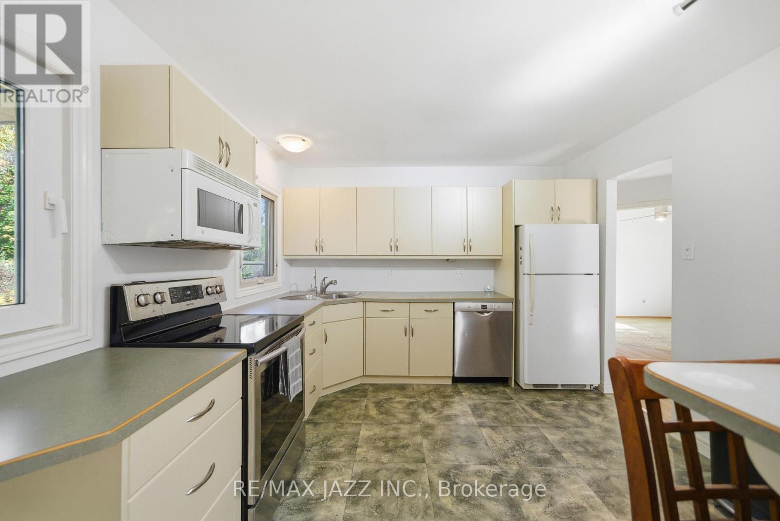 1708 Redwood Drive, Peterborough, Ontario  K9K 1M3 - Photo 11 - X12471311