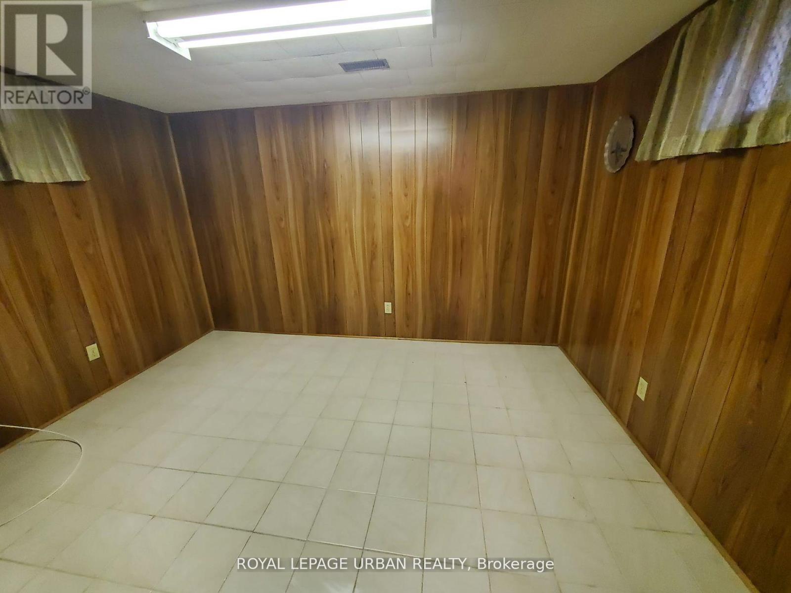 304 Linsmore Crescent, Toronto, Ontario  M4J 4L9 - Photo 16 - E12471161