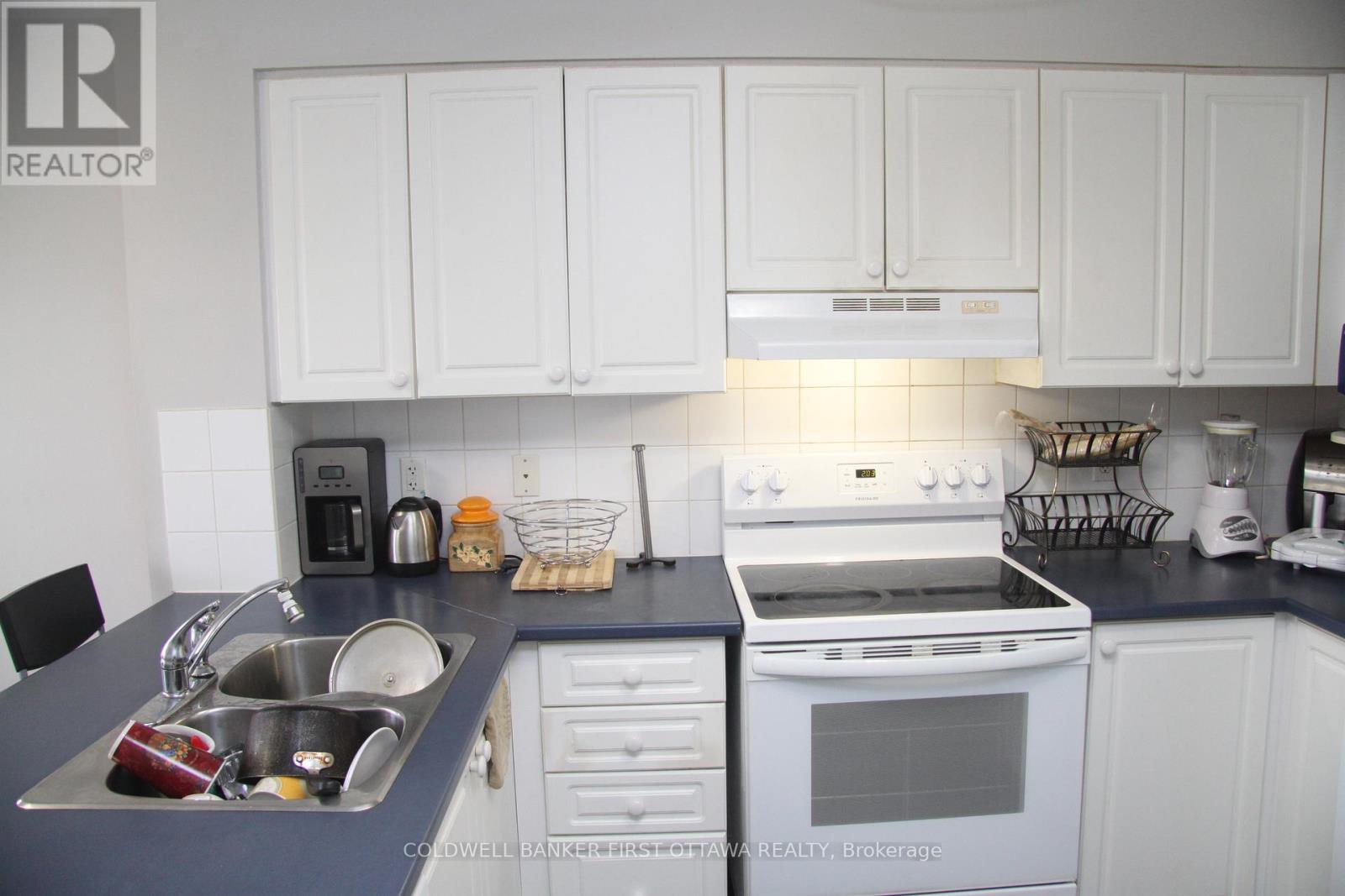 56 Beaucache Private W, Ottawa, Ontario  K4A 0B5 - Photo 5 - X12471202