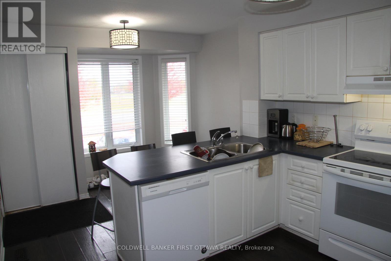 56 Beaucache Private W, Ottawa, Ontario  K4A 0B5 - Photo 6 - X12471202