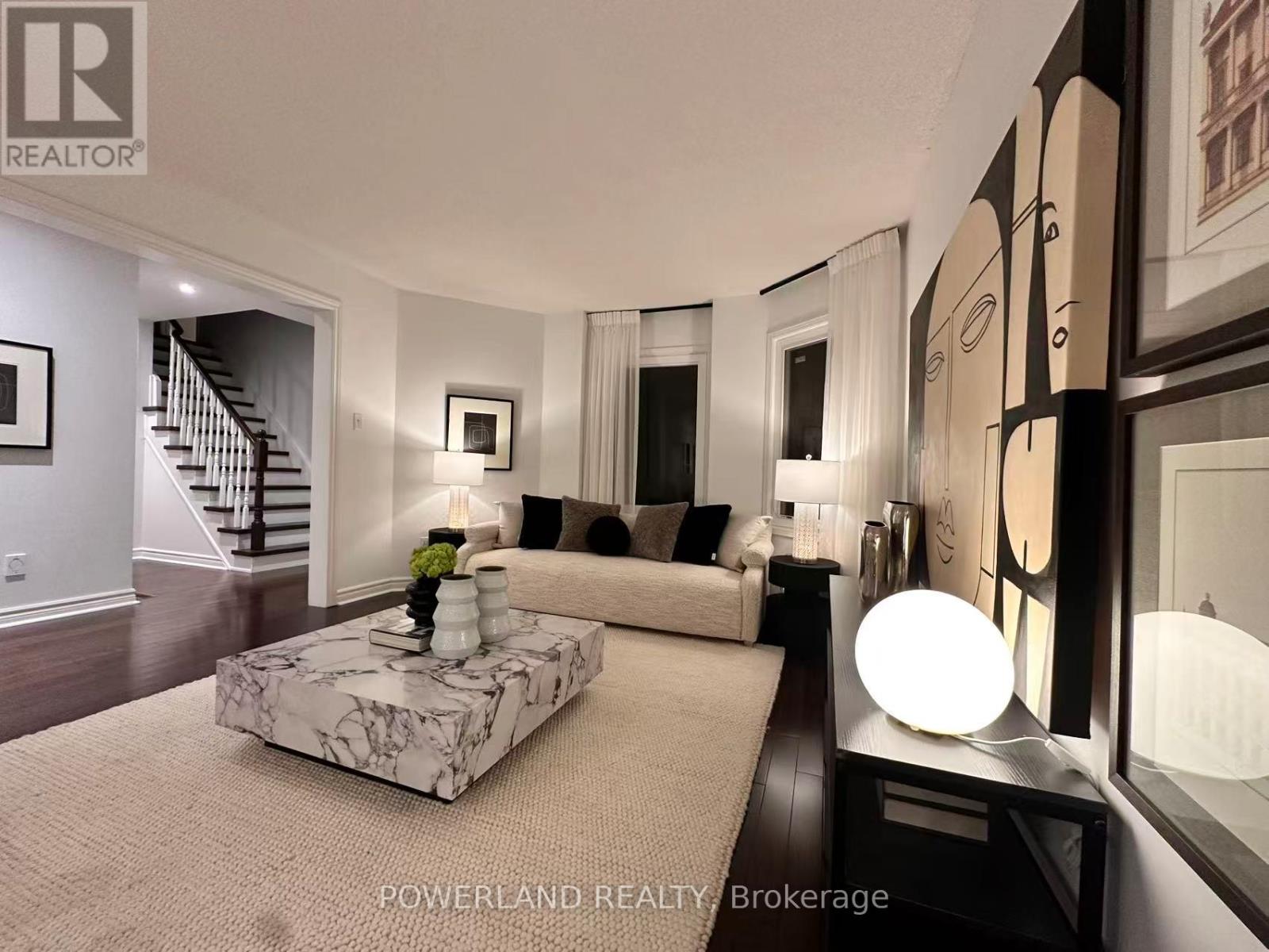 270 Bernard Avenue, Richmond Hill, Ontario  L4S 1E1 - Photo 4 - N12471155