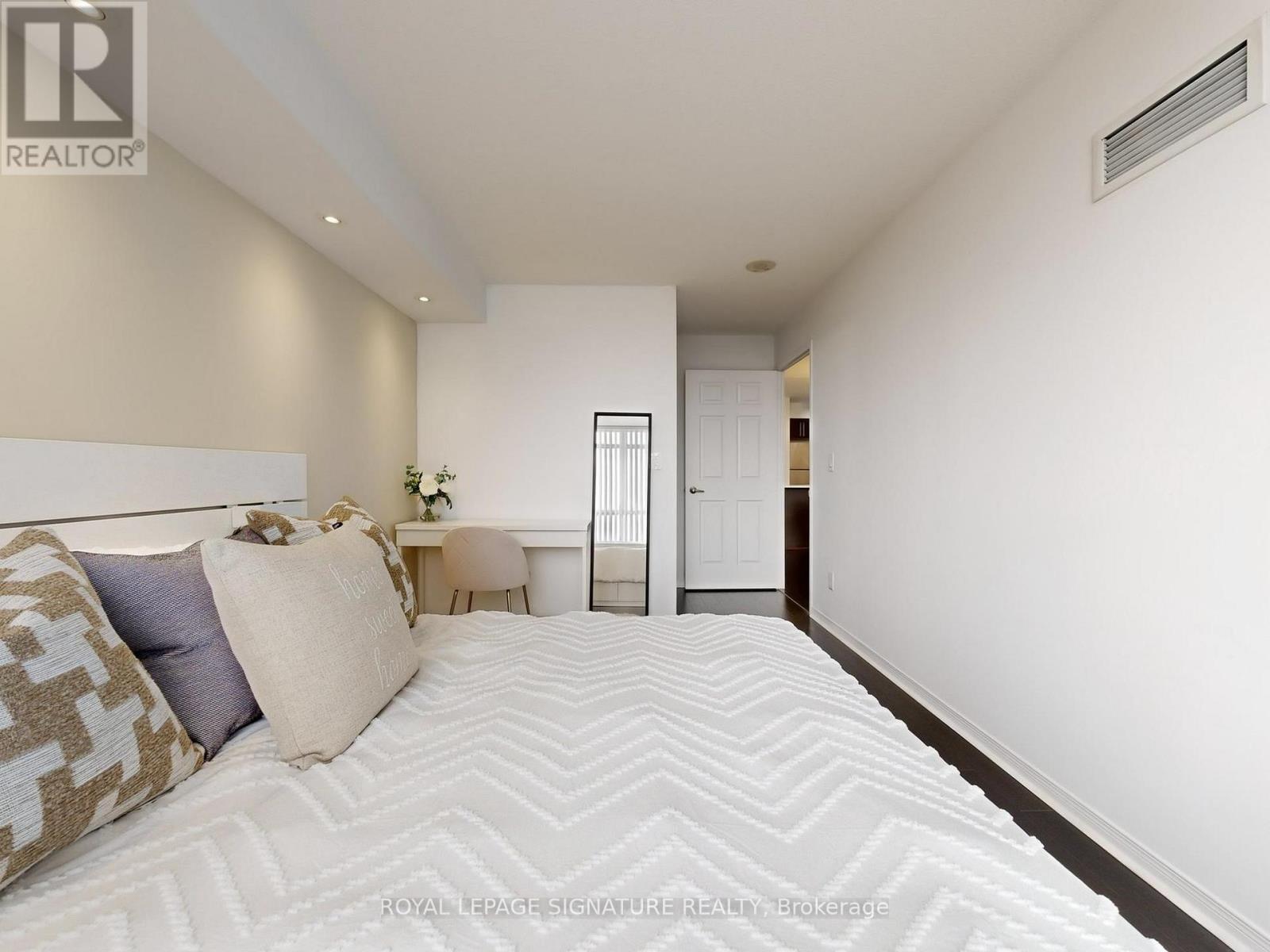 708 - 75 King Williams Crescent, Richmond Hill, Ontario  L4B 0C1 - Photo 29 - N12471162