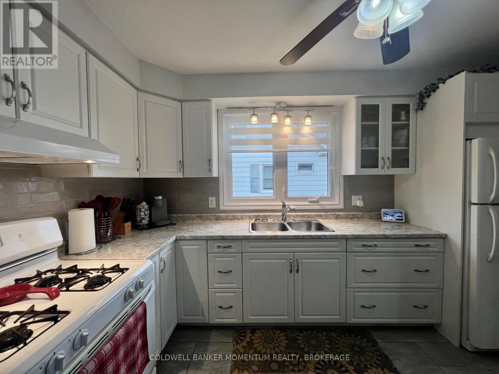 17 1/2 Whitworth Street, St. Catharines, Ontario  L2S 1G5 - Photo 14 - X12471186