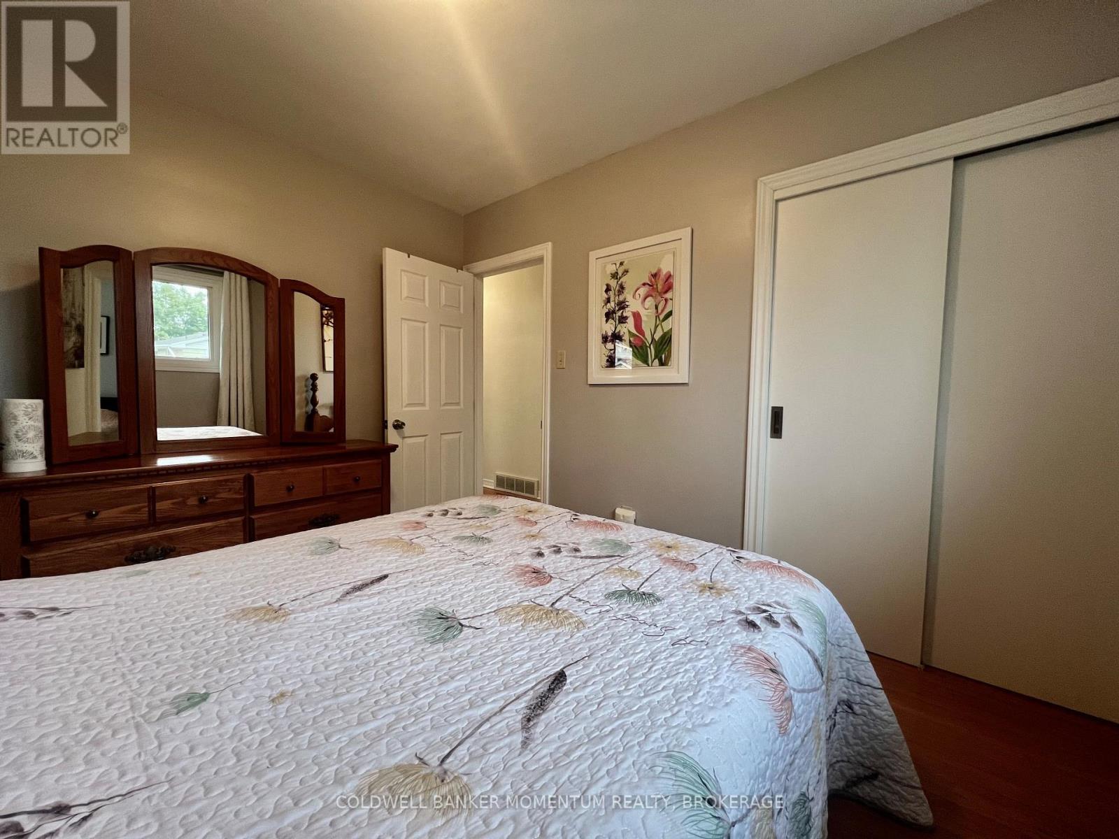 17 1/2 Whitworth Street, St. Catharines, Ontario  L2S 1G5 - Photo 18 - X12471186