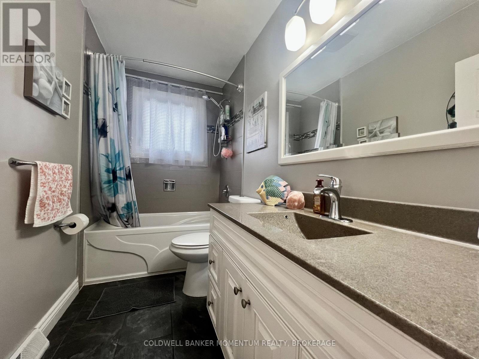 17 1/2 Whitworth Street, St. Catharines, Ontario  L2S 1G5 - Photo 19 - X12471186