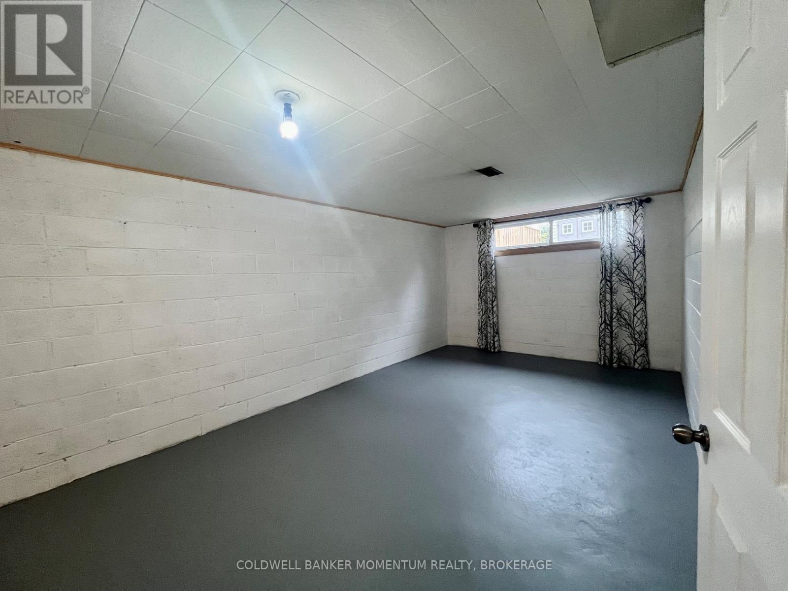 17 1/2 Whitworth Street, St. Catharines, Ontario  L2S 1G5 - Photo 34 - X12471186