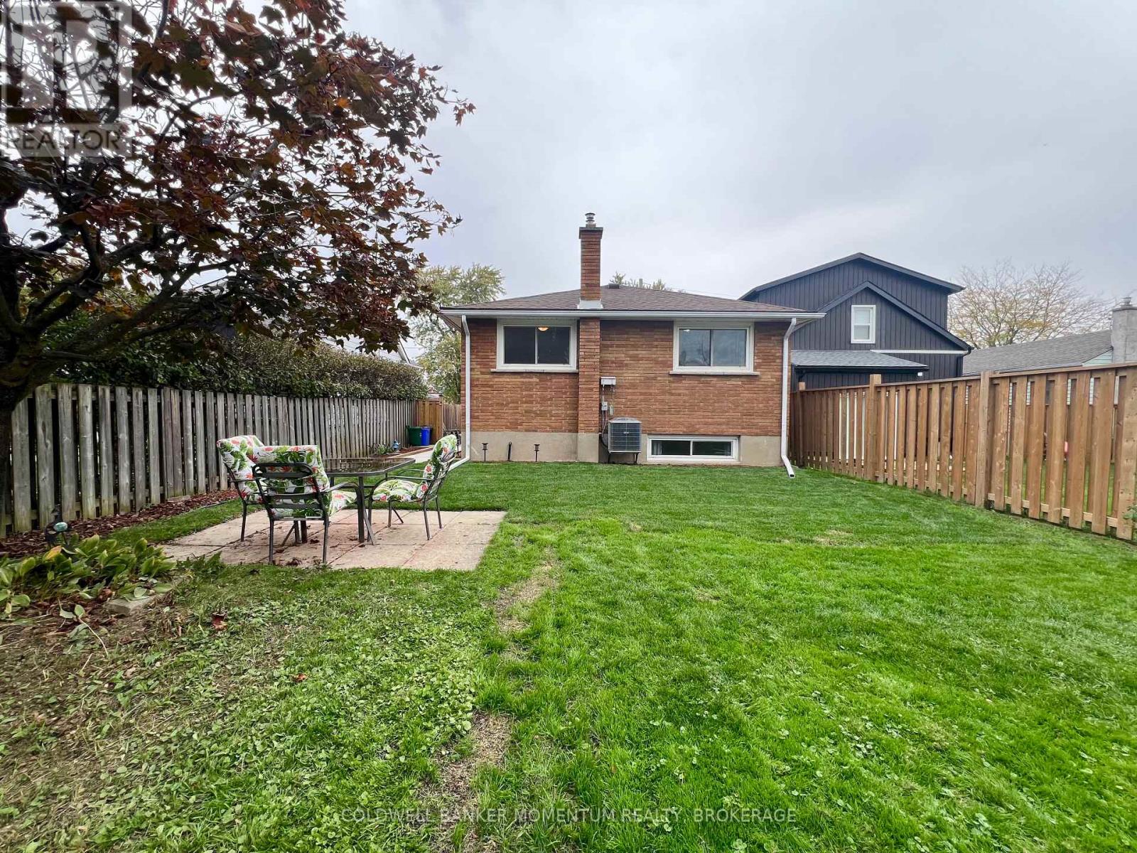 17 1/2 Whitworth Street, St. Catharines, Ontario  L2S 1G5 - Photo 40 - X12471186