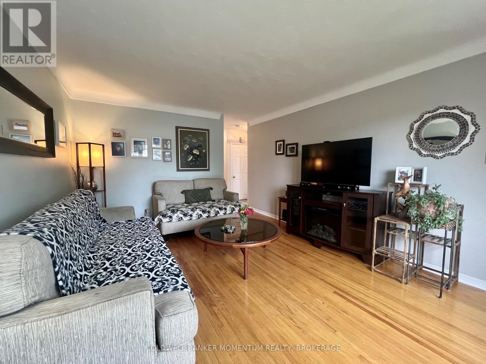 17 1/2 Whitworth Street, St. Catharines, Ontario  L2S 1G5 - Photo 6 - X12471186