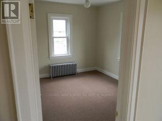 366 Crowland Avenue, Welland, Ontario  L3B 1X7 - Photo 3 - X12471266