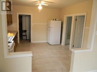 366 Crowland Avenue, Welland, Ontario  L3B 1X7 - Photo 6 - X12471266