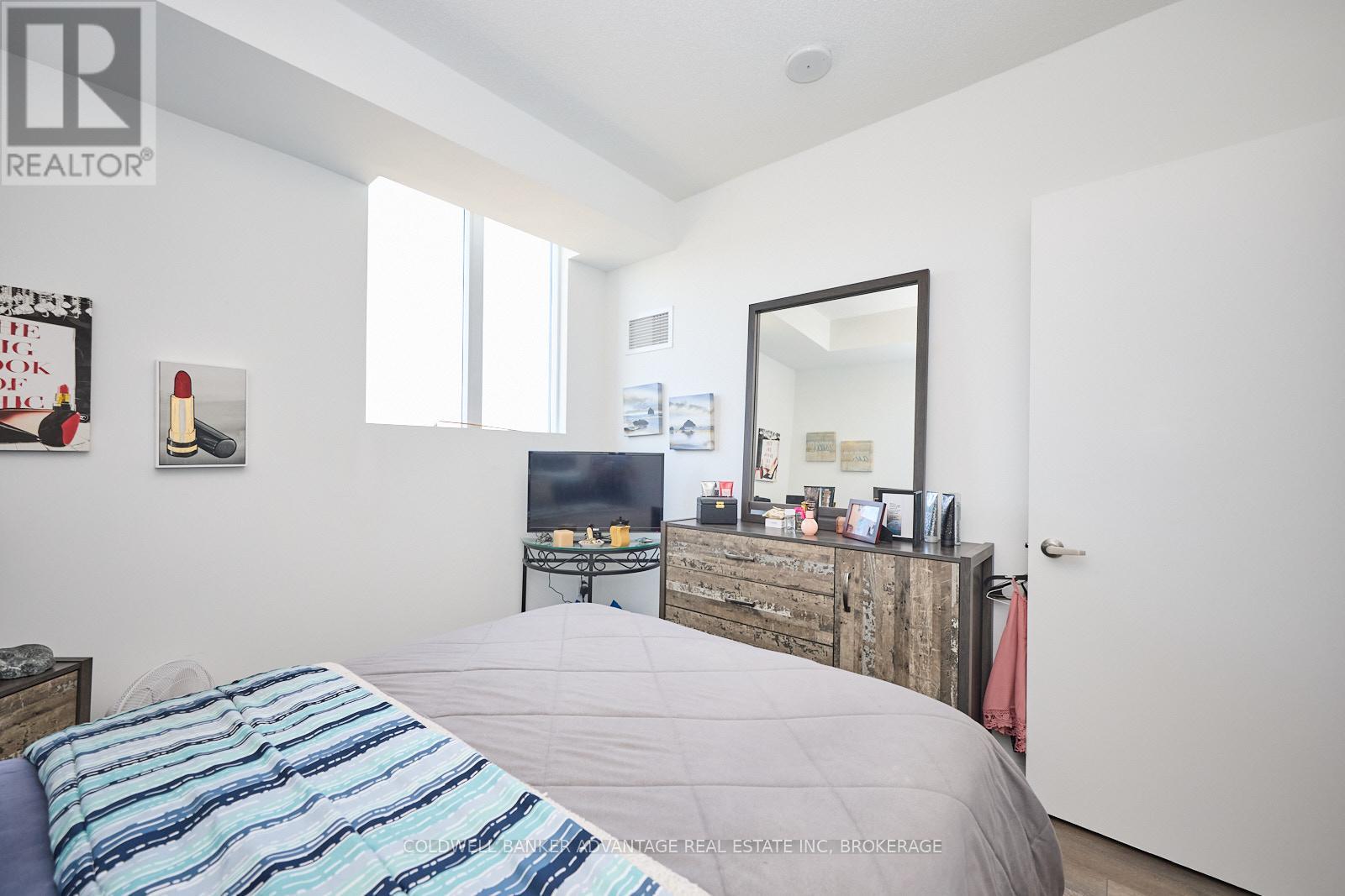 610 - 550 North Service Road, Grimsby, Ontario  L3M 0H9 - Photo 17 - X12471269