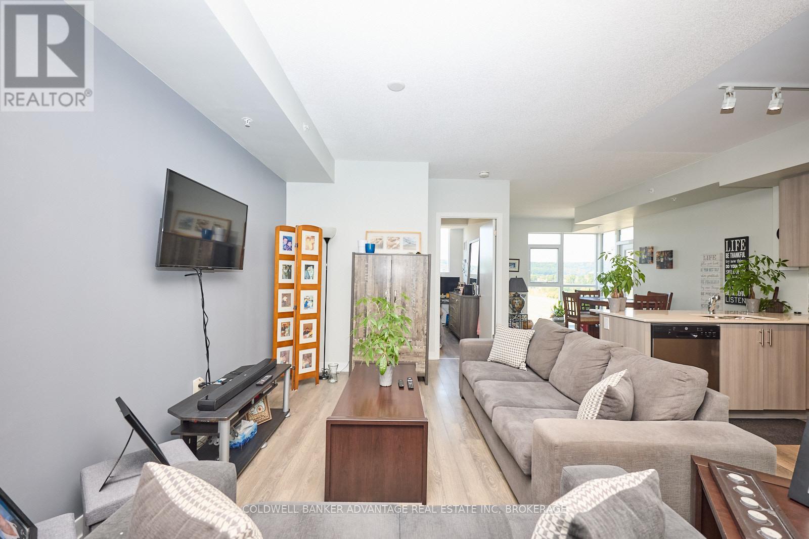 610 - 550 North Service Road, Grimsby, Ontario  L3M 0H9 - Photo 8 - X12471269