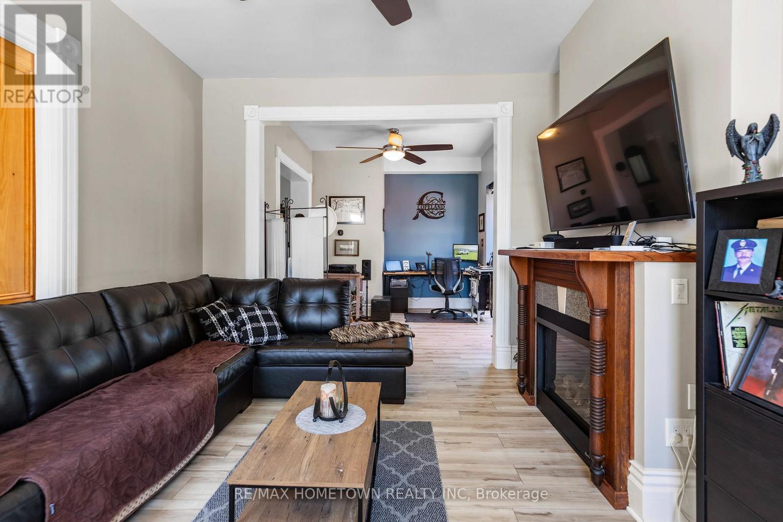 198 James Street W, Prescott, Ontario  K0E 1T0 - Photo 15 - X12471253