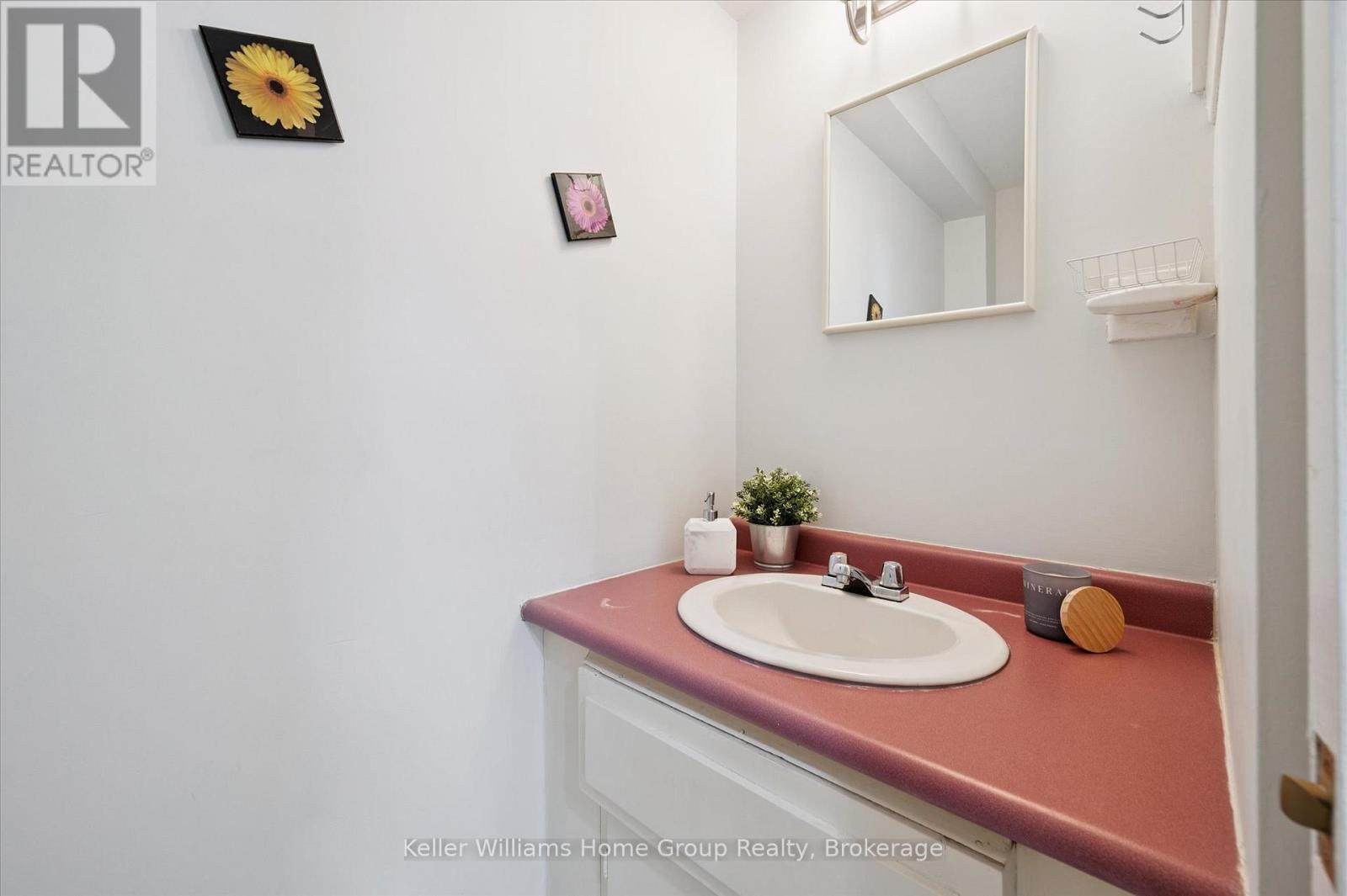 39 - 201 Silvercreek Parkway N, Guelph, Ontario  N1H 3T4 - Photo 8 - X12471216