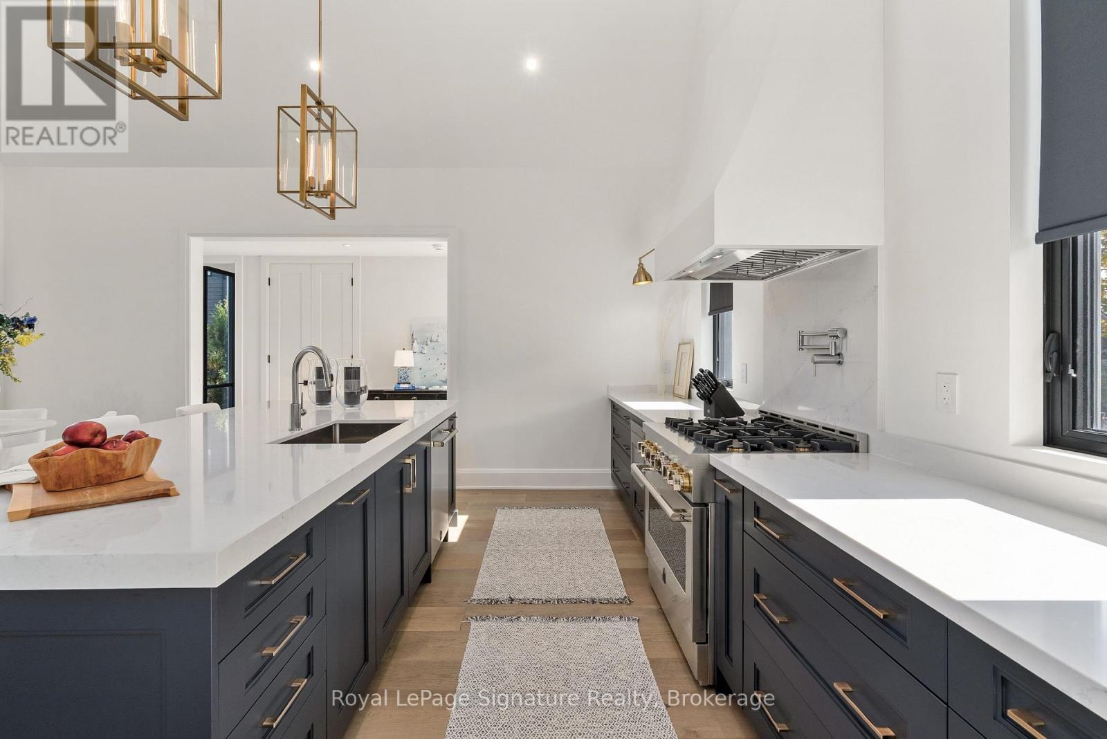 101 Deer Lane, Blue Mountains, Ontario  N0H 1J0 - Photo 18 - X12471237