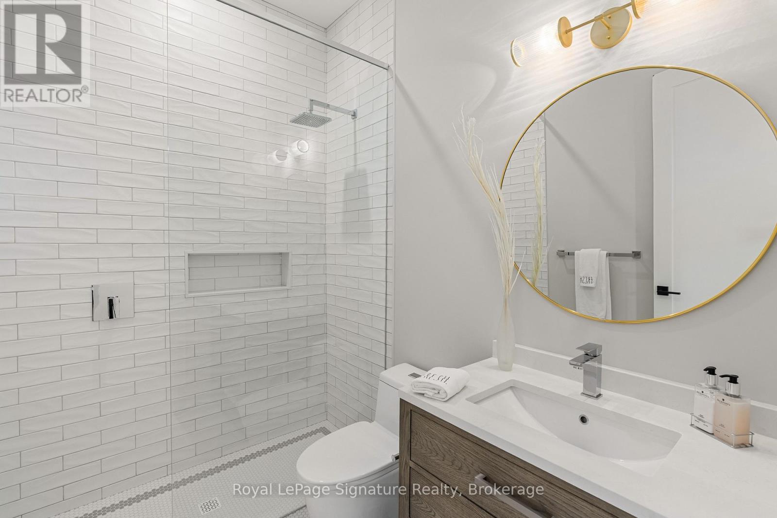 101 Deer Lane, Blue Mountains, Ontario  N0H 1J0 - Photo 27 - X12471237