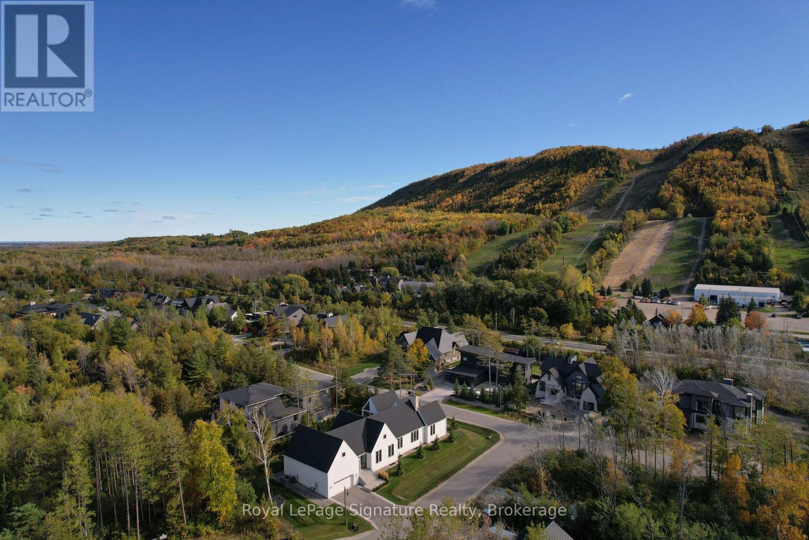 101 Deer Lane, Blue Mountains, Ontario  N0H 1J0 - Photo 46 - X12471237