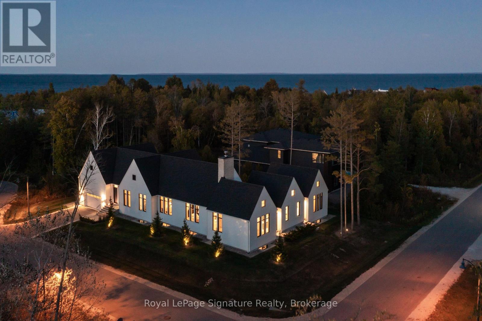 101 Deer Lane, Blue Mountains, Ontario  N0H 1J0 - Photo 49 - X12471237