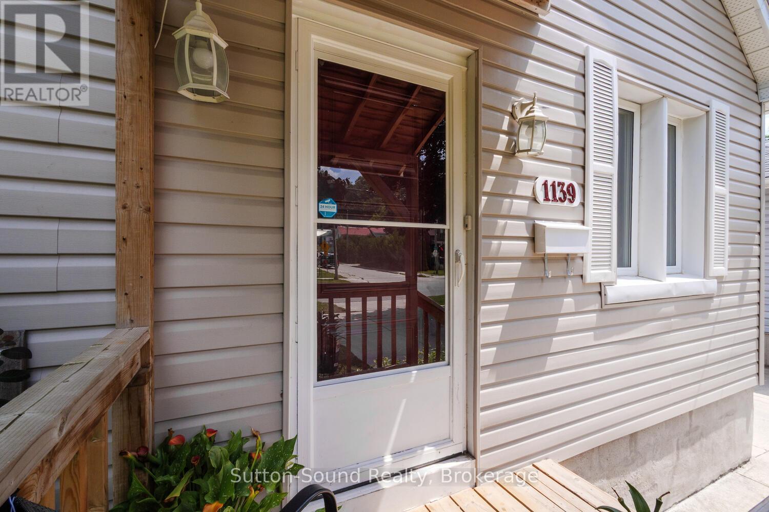 1139 4th Avenue W, Owen Sound, Ontario  N4K 4W3 - Photo 5 - X12471275