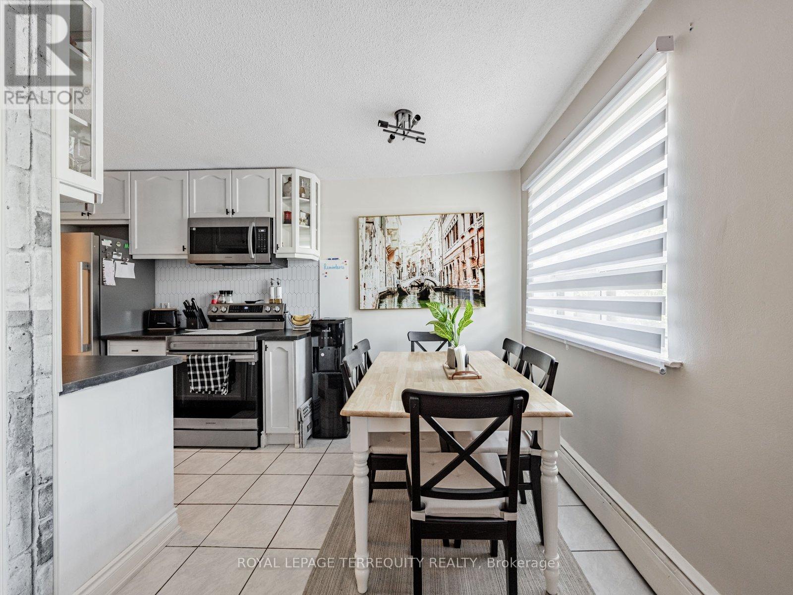 205 - 2411 New Street, Burlington, Ontario  L7R 1K2 - Photo 10 - W12471139