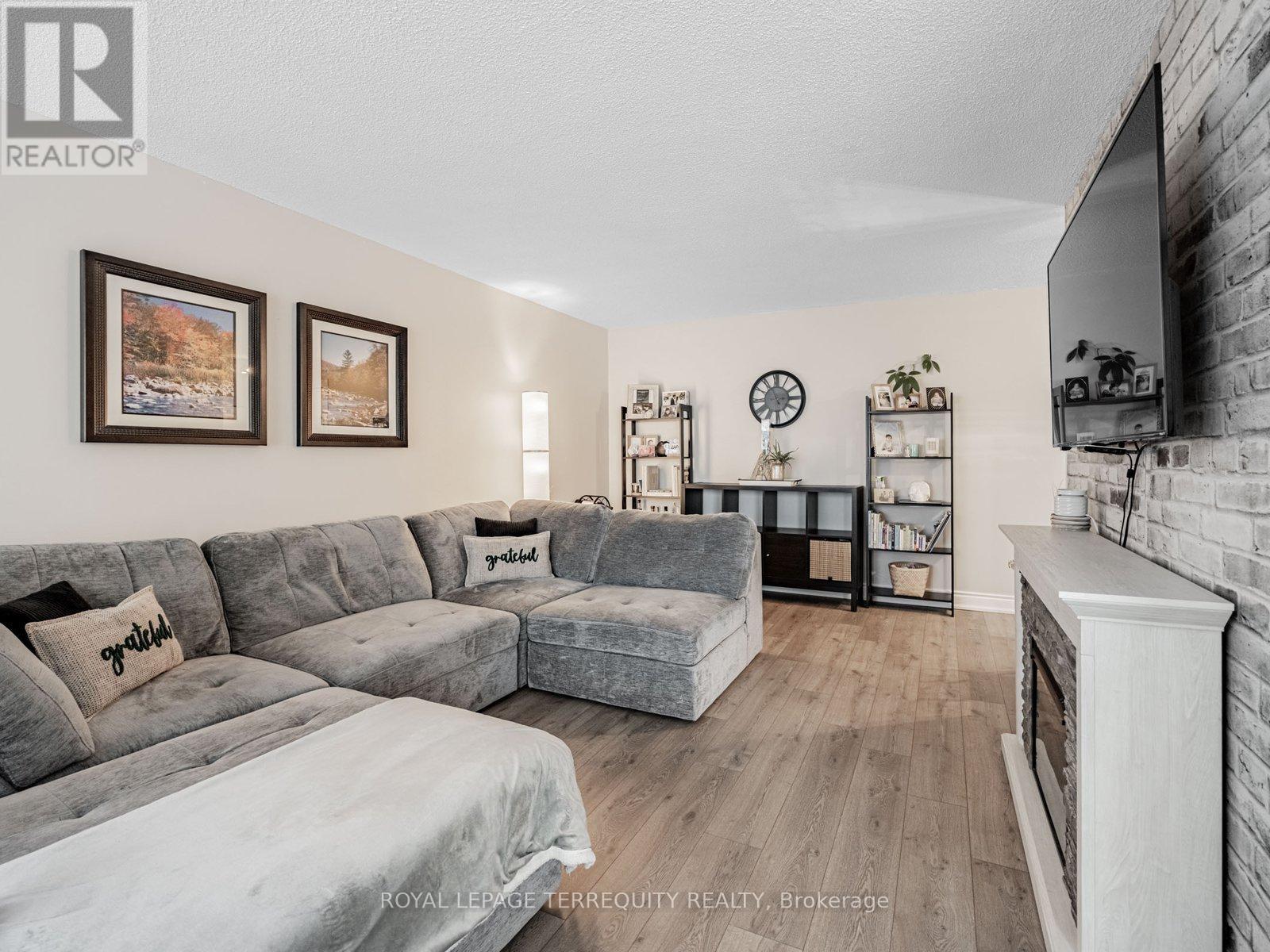 205 - 2411 New Street, Burlington, Ontario  L7R 1K2 - Photo 7 - W12471139