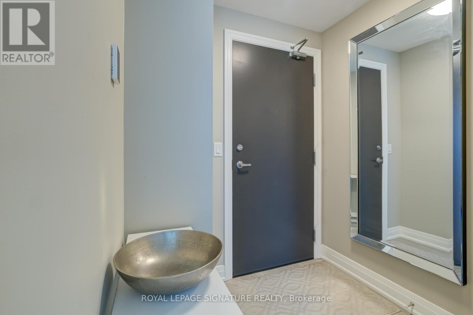 2502 - 223 Webb Drive, Mississauga, Ontario  L5B 0E8 - Photo 4 - W12471159