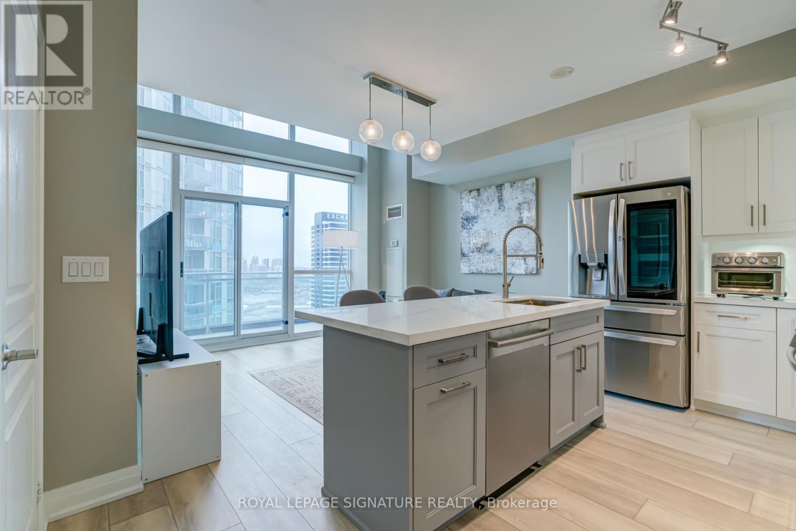 2502 - 223 Webb Drive, Mississauga, Ontario  L5B 0E8 - Photo 5 - W12471159