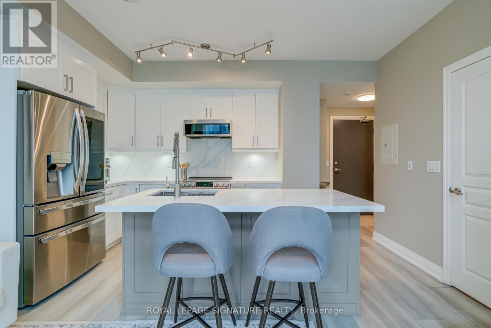 2502 - 223 Webb Drive, Mississauga, Ontario  L5B 0E8 - Photo 6 - W12471159