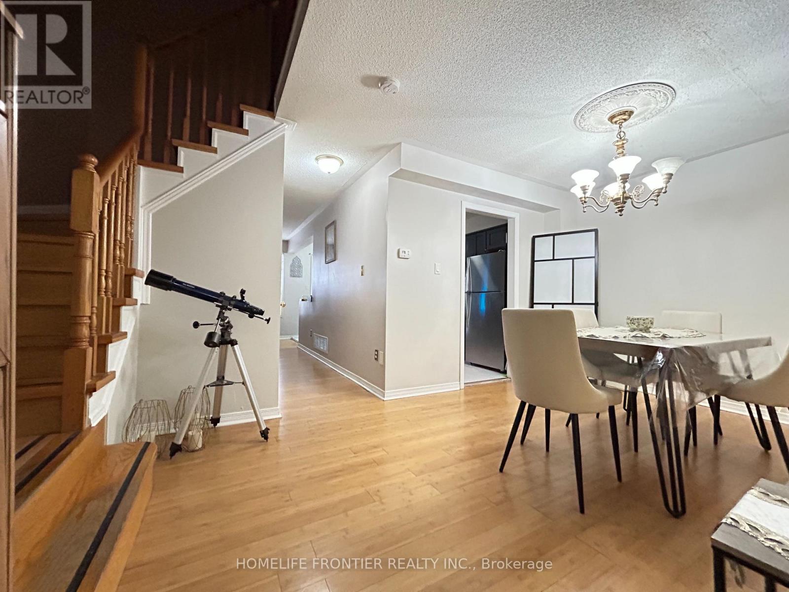36 - 2555 Thomas Street, Mississauga, Ontario  L5M 5P6 - Photo 4 - W12471164
