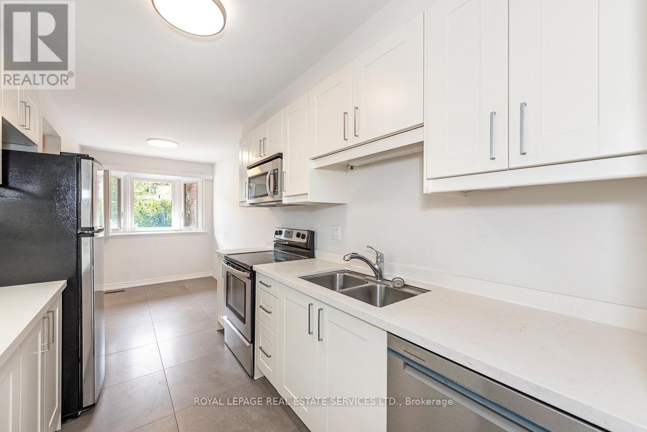 3 - 1160 Walden Circle, Mississauga, Ontario  L5J 4J9 - Photo 3 - W12471167