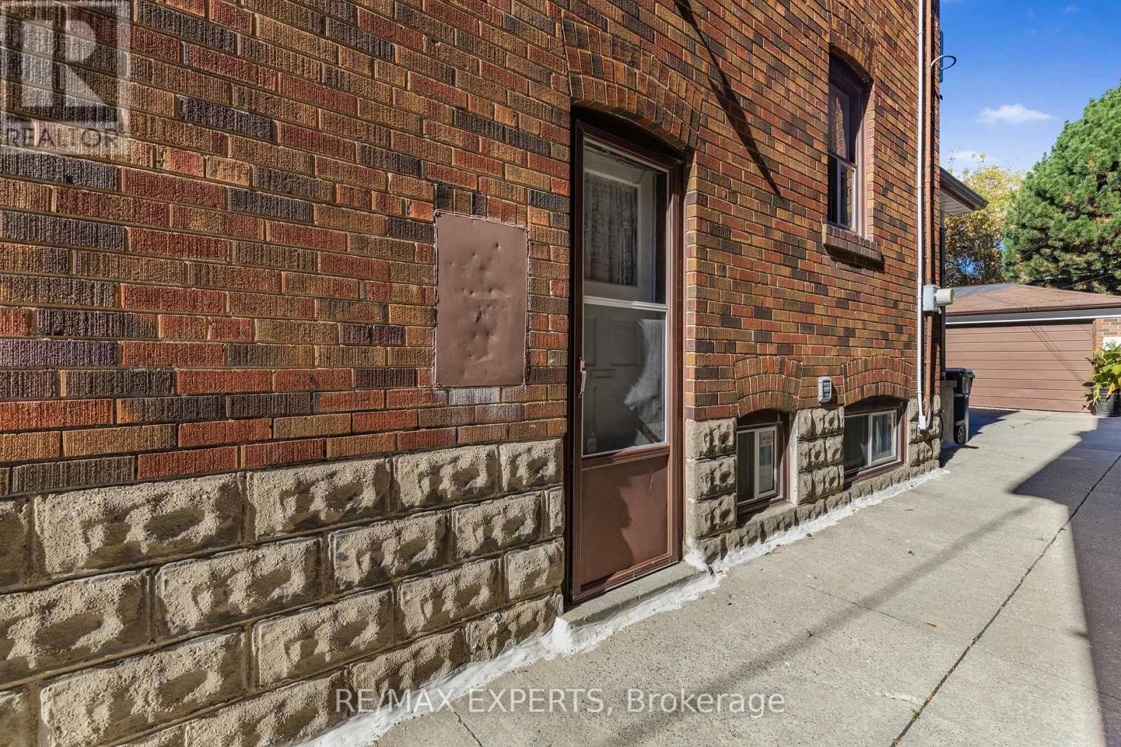 Lower - 114 Trowell Avenue, Toronto, Ontario  M6M 1L7 - Photo 17 - W12471169