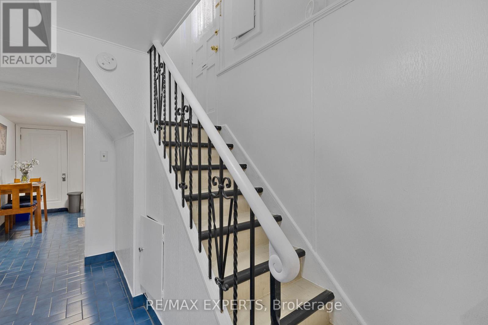 Lower - 114 Trowell Avenue, Toronto, Ontario  M6M 1L7 - Photo 18 - W12471169