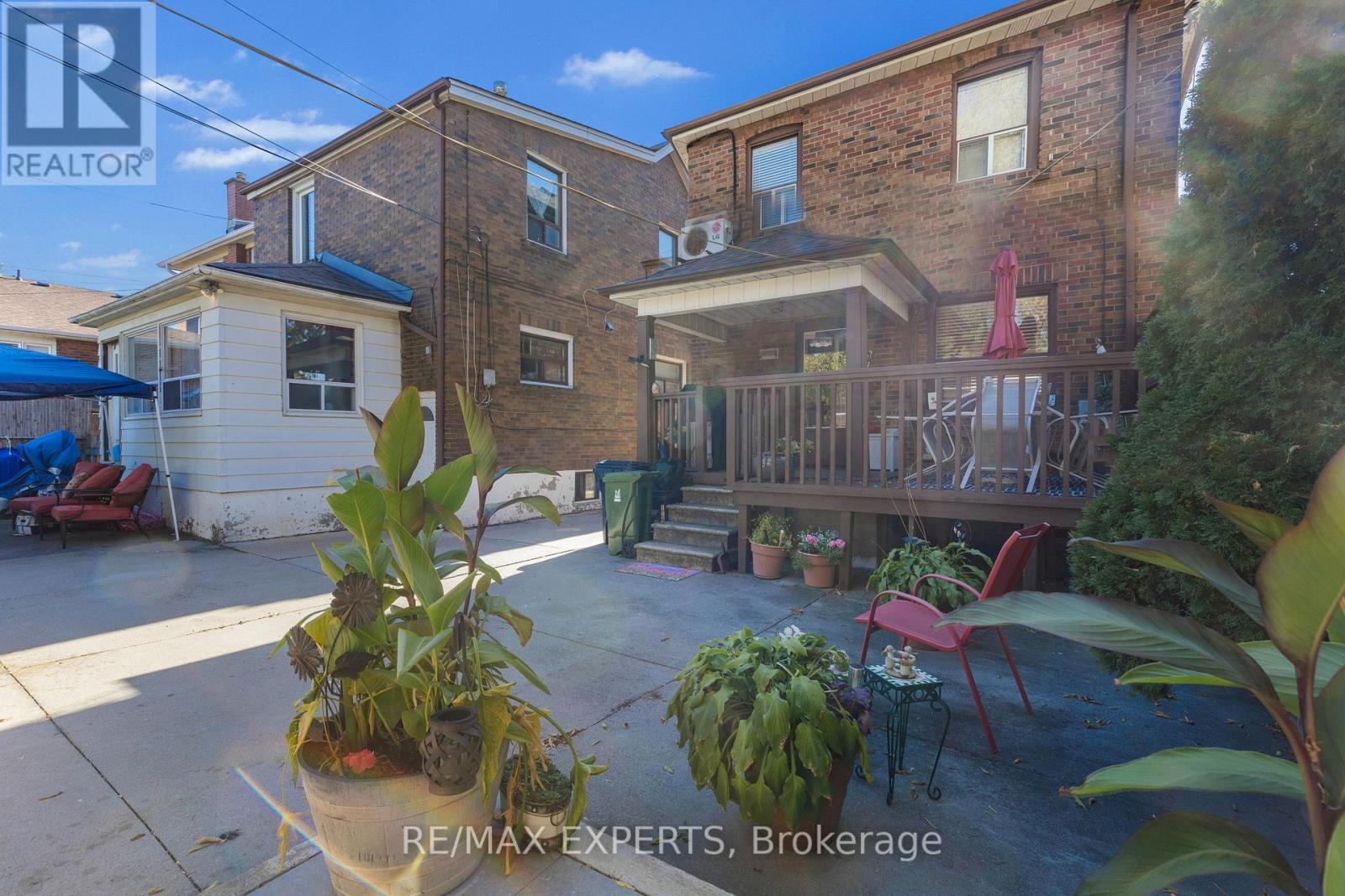 Lower - 114 Trowell Avenue, Toronto, Ontario  M6M 1L7 - Photo 5 - W12471169