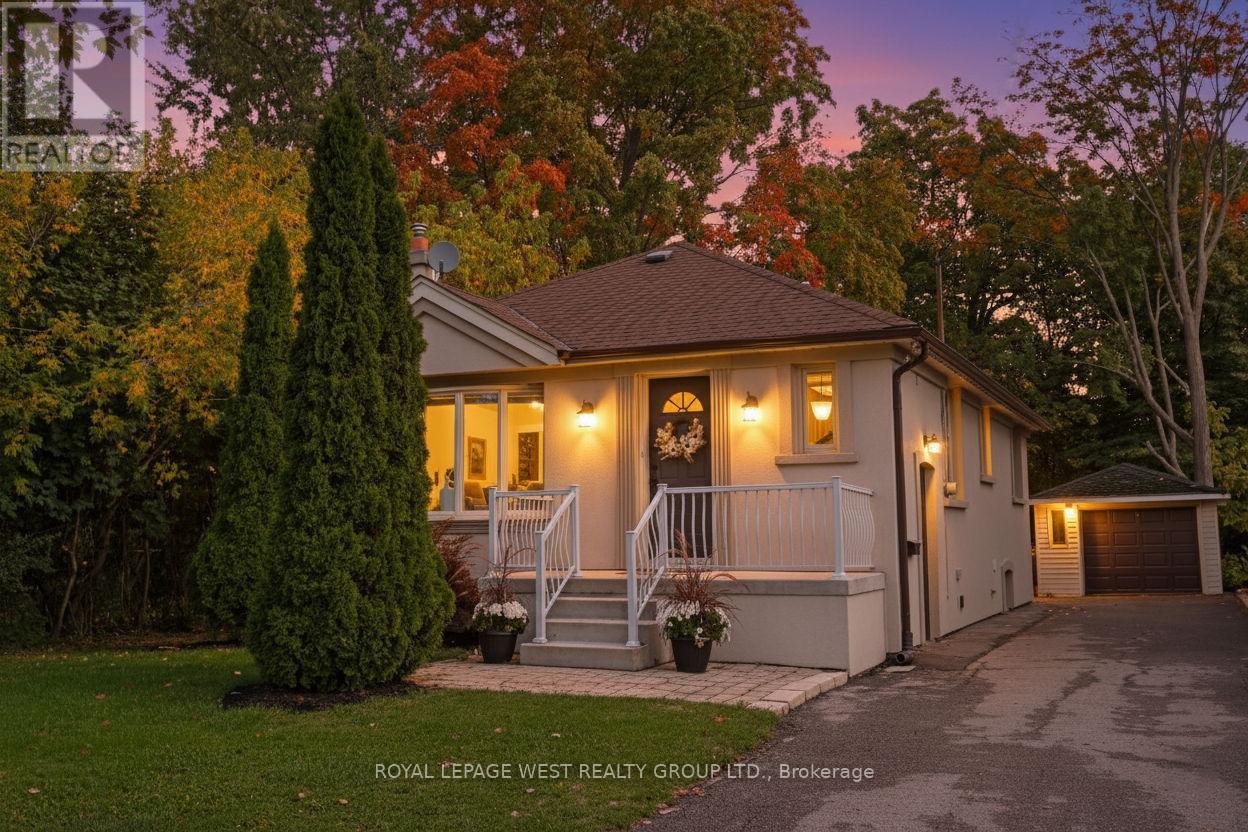 44 WESTGLEN CRESCENT, Toronto, Ontario