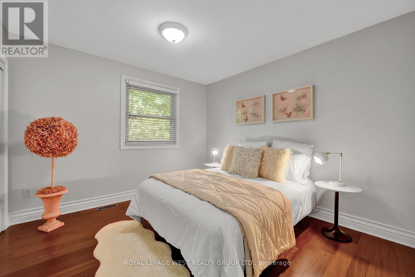 44 Westglen Crescent, Toronto, Ontario  M9B 4R1 - Photo 23 - W12471172