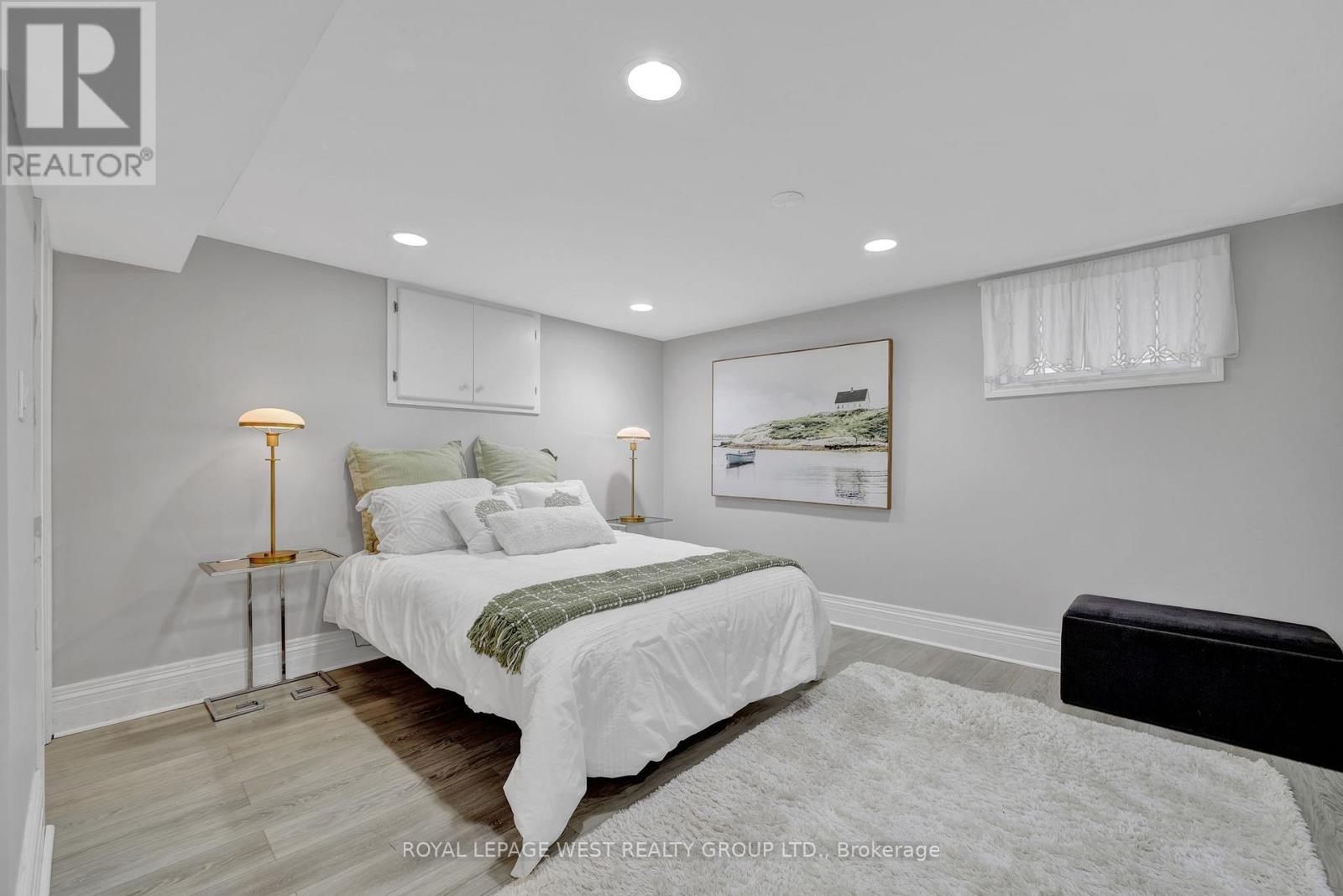 44 Westglen Crescent, Toronto, Ontario  M9B 4R1 - Photo 35 - W12471172