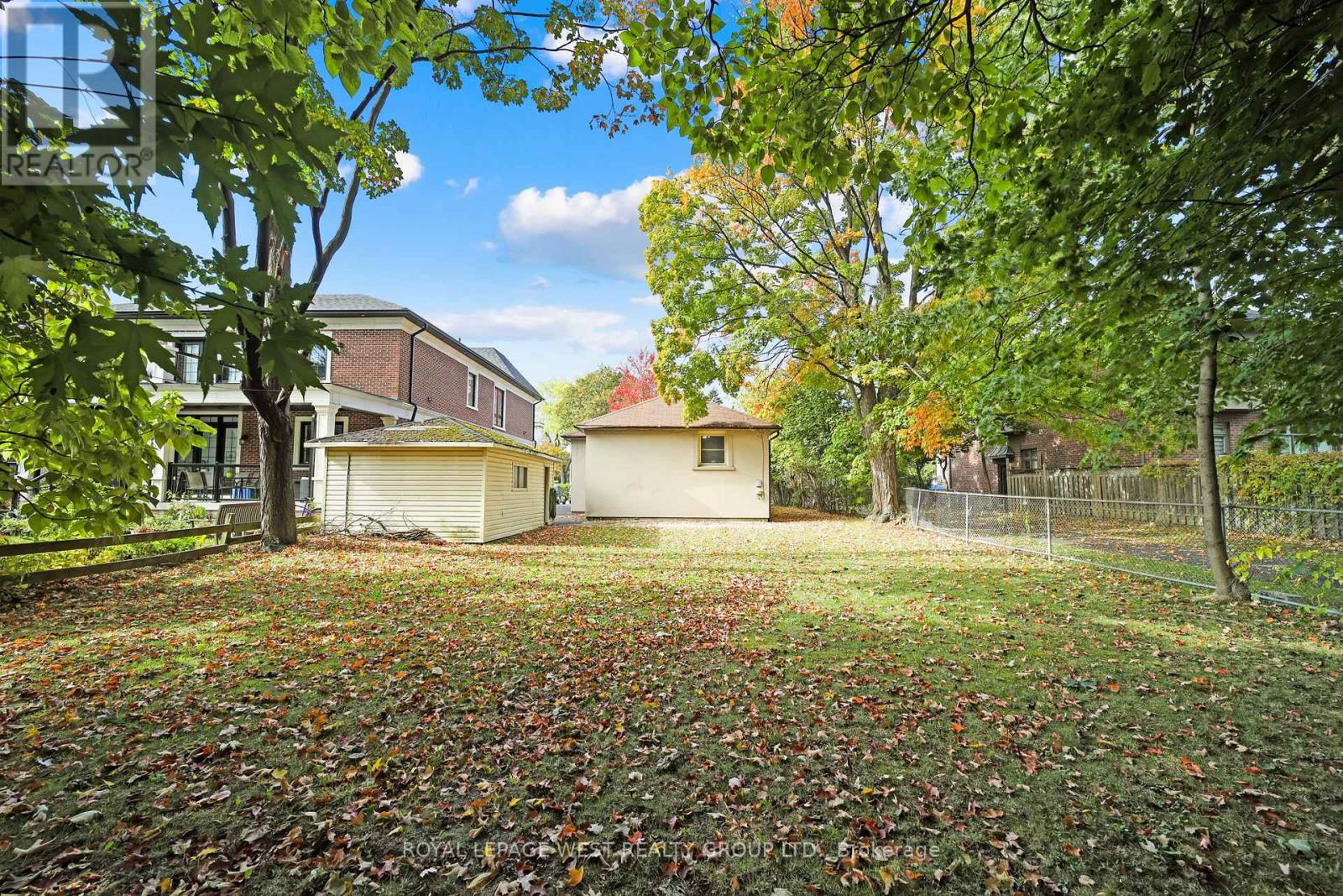 44 Westglen Crescent, Toronto, Ontario  M9B 4R1 - Photo 39 - W12471172